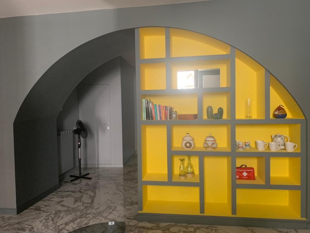 Modern City Center Apartment Benevento Exterior photo